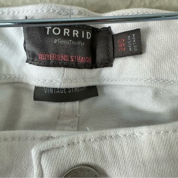 Torrid White Boyfriend Straight Vintage Stretch High Waist Jeans Size 28 Short - Picture 5 of 5